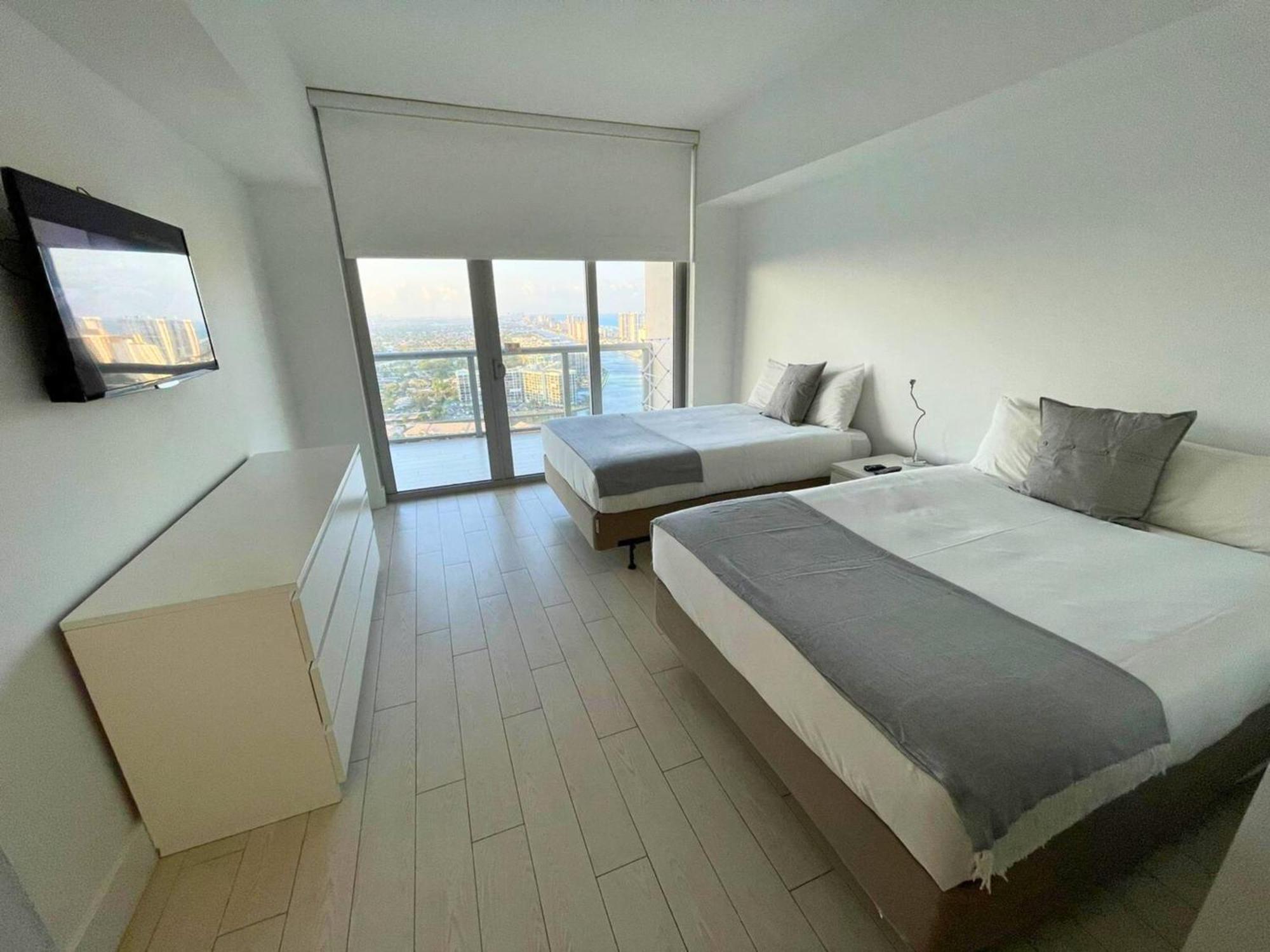 Mvr Apartments At Beachwalk Resort Hallandale Beach Buitenkant foto