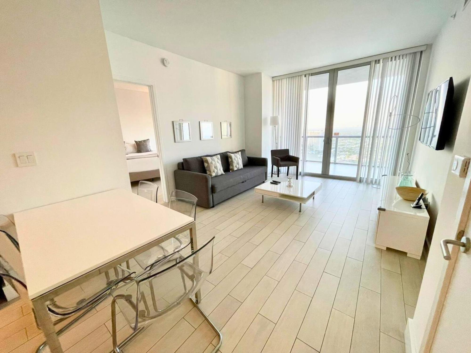 Mvr Apartments At Beachwalk Resort Hallandale Beach Buitenkant foto