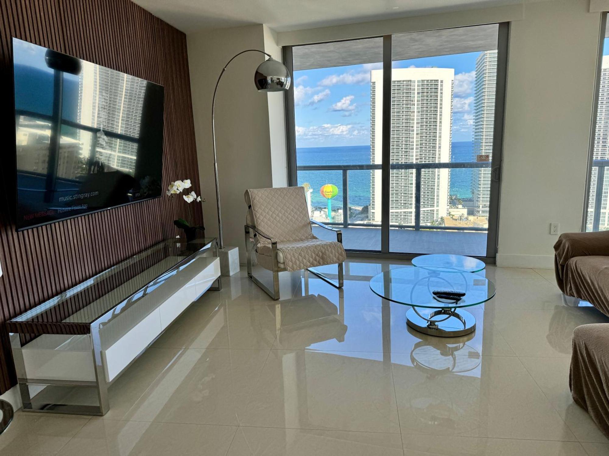 Mvr Apartments At Beachwalk Resort Hallandale Beach Buitenkant foto