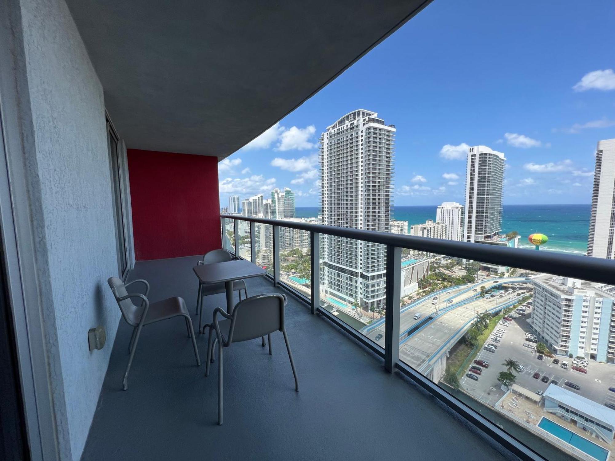 Mvr Apartments At Beachwalk Resort Hallandale Beach Buitenkant foto