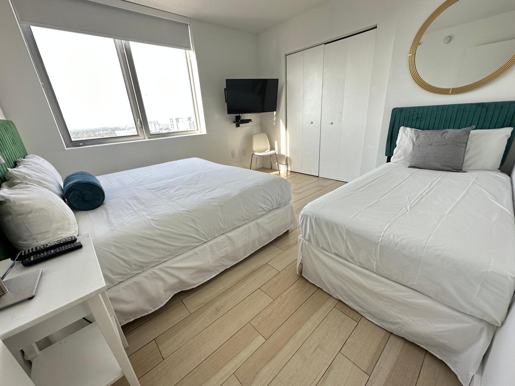 Mvr Apartments At Beachwalk Resort Hallandale Beach Buitenkant foto