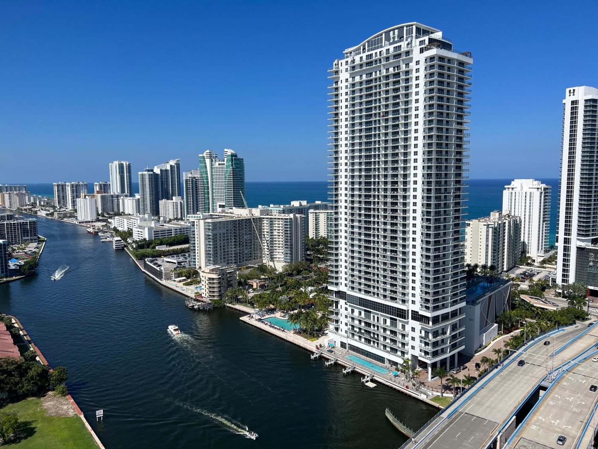 Mvr Apartments At Beachwalk Resort Hallandale Beach Buitenkant foto