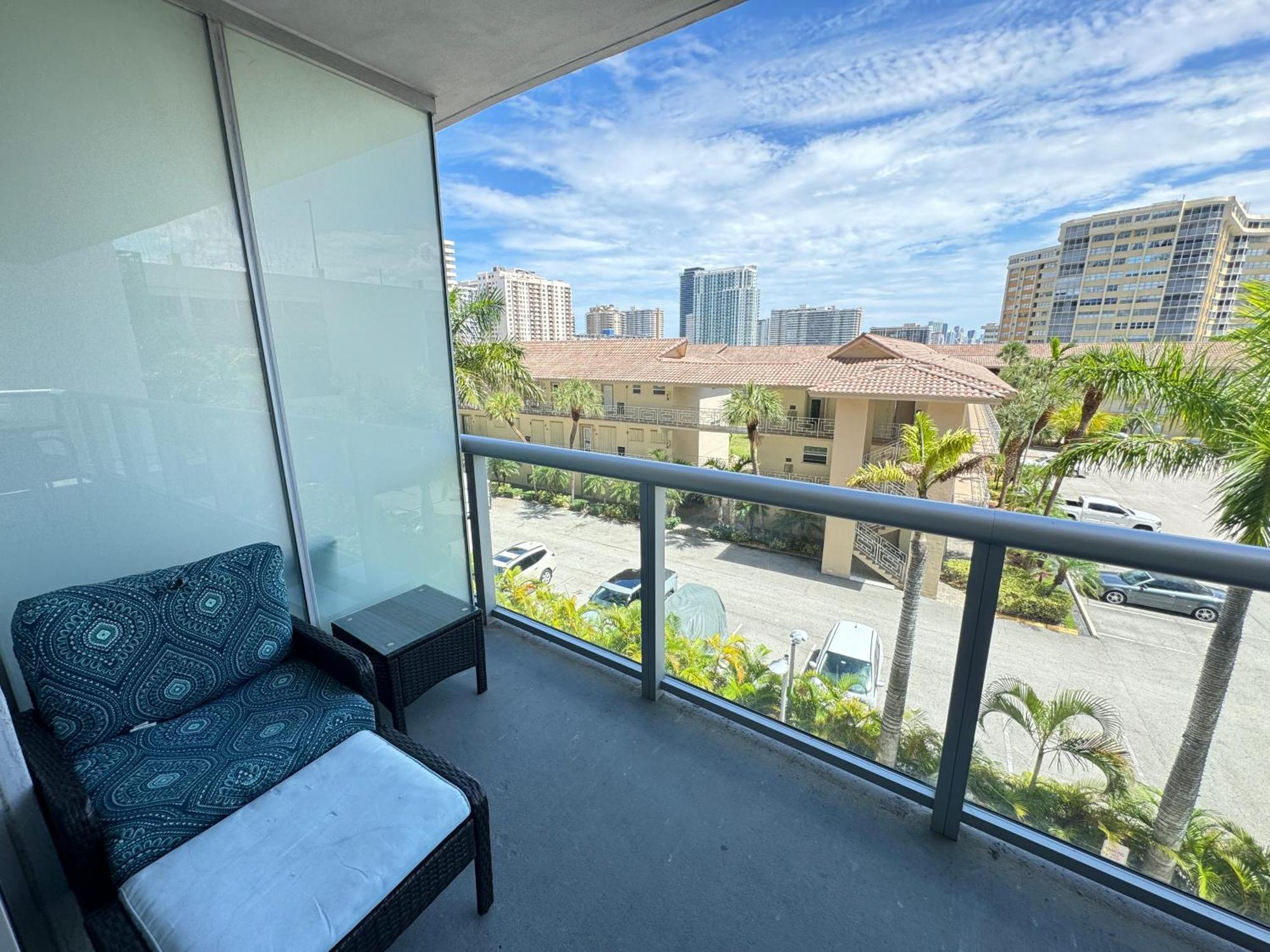 Mvr Apartments At Beachwalk Resort Hallandale Beach Buitenkant foto